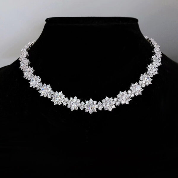 Beautiful 925 Silver High Carbon Diamond Sunflower Collarbone Chain