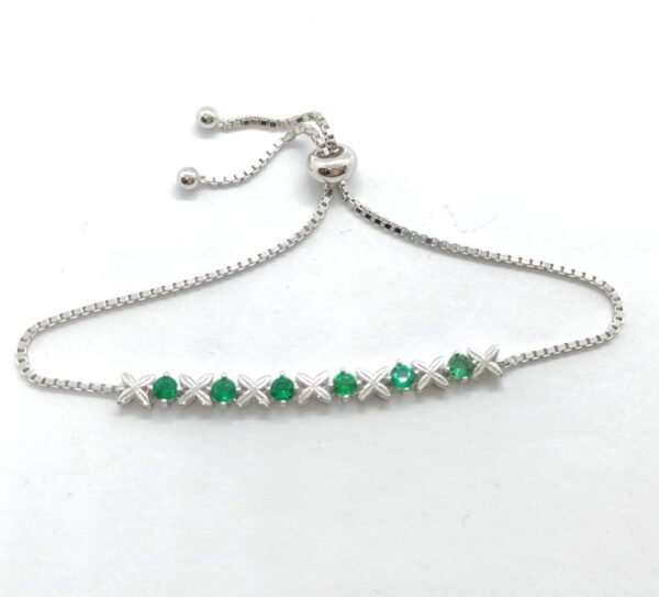 Elegant Egg-Shaped S925 Silver Cultivation Emerald Bracelet - Image 3